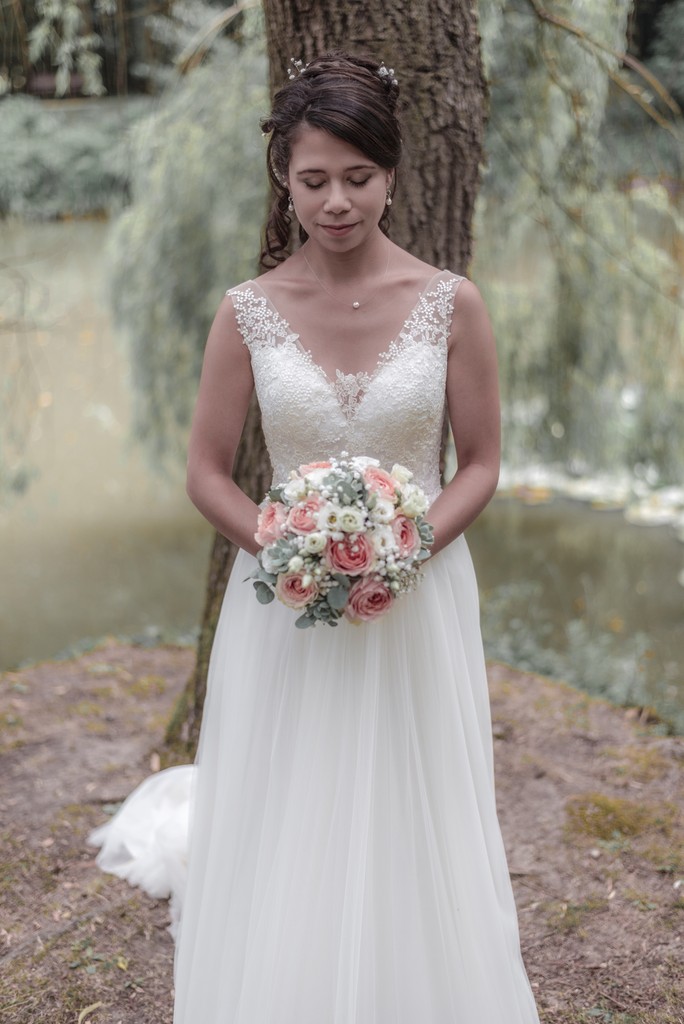 Album photo de luxe — French wedding photographer Paris — luxury wedding book France — Maison Elion — relique photographique rare — fragment intemporel — rituel artistique — photographe mariage haut de gamme — Seine-et-Marne 77 — album mariage bespoke sur mesure — timeless photography France — image symbolique — luxury French wedding photography