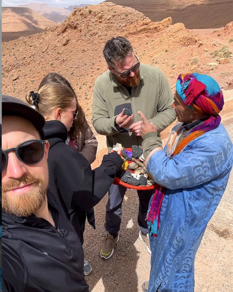 Эндуро катание по горным серпантинам