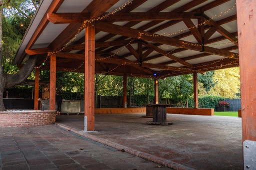 Espacio vacío donde se celebran las graduaciones universitarias