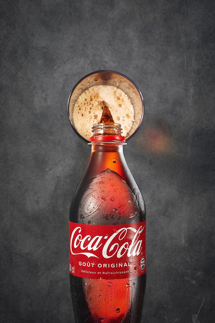 coca cola packshot bouteille