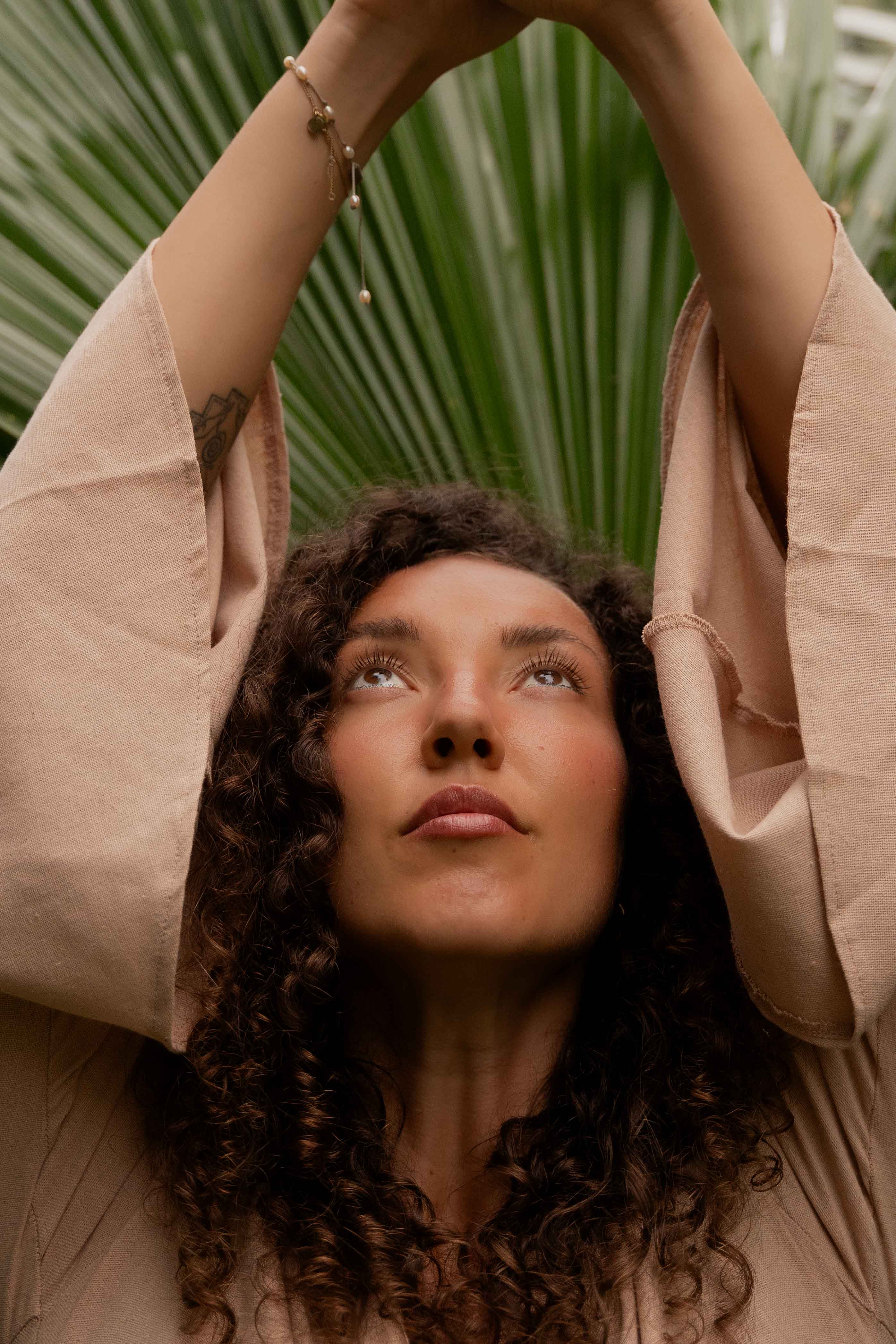 Girl looking to the sky 