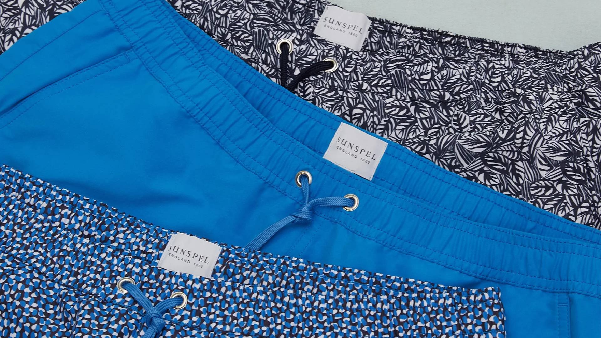  Une gamme de shorts de bain chic fabriqués à partir de déchets plastiques marins, bel exemple d’une dynamique circulaire. 