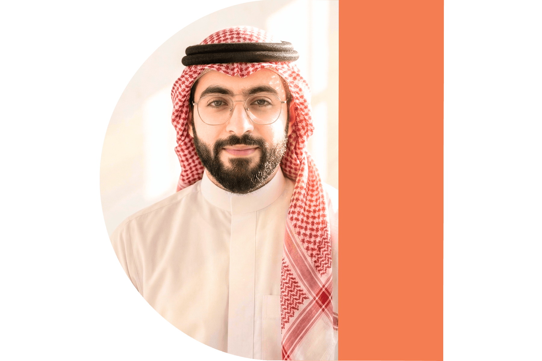 رجل يتصفح على جهاز لوحي