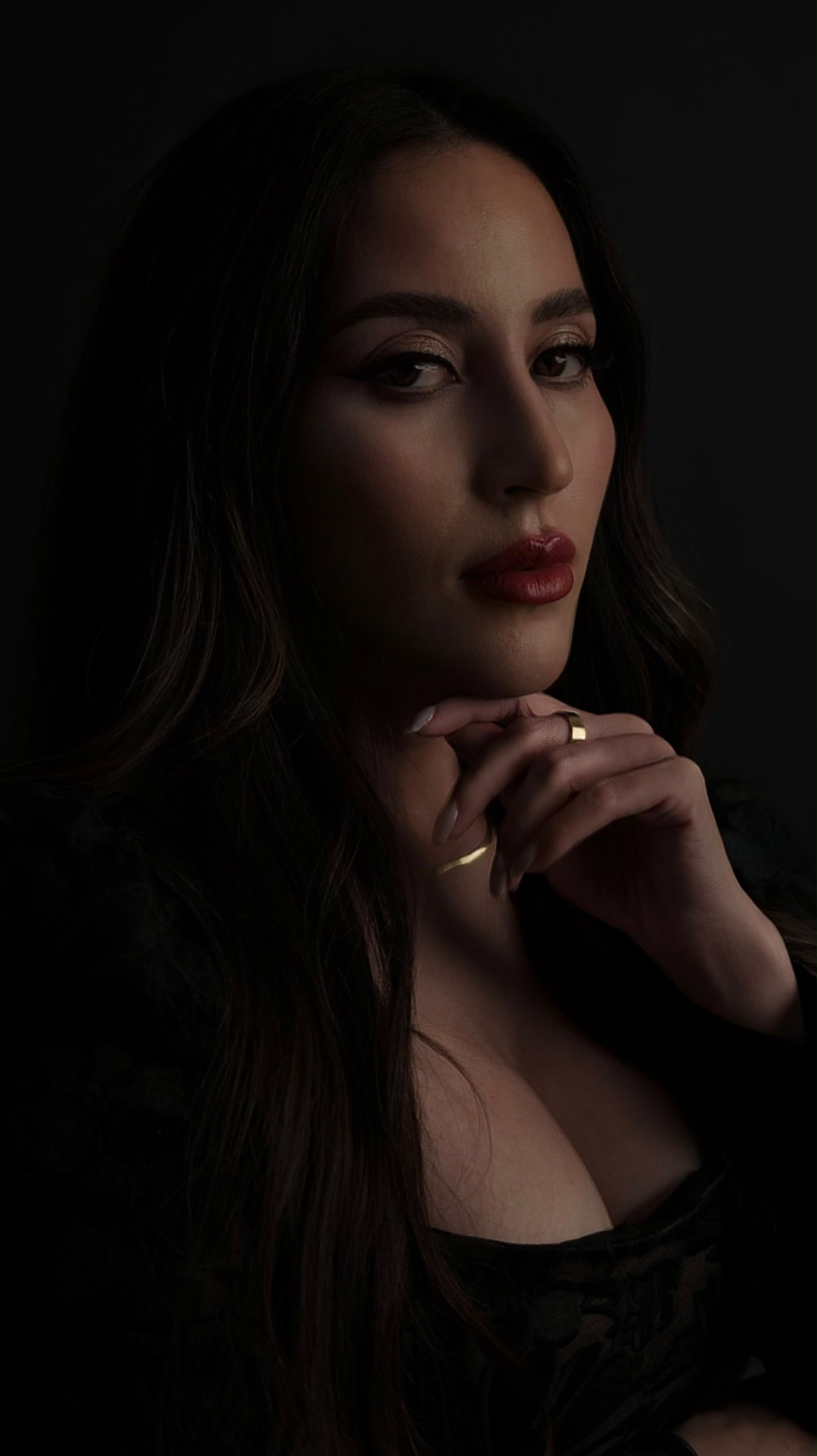 Carla Suarez, co-founder and artist at Lumière Beauté