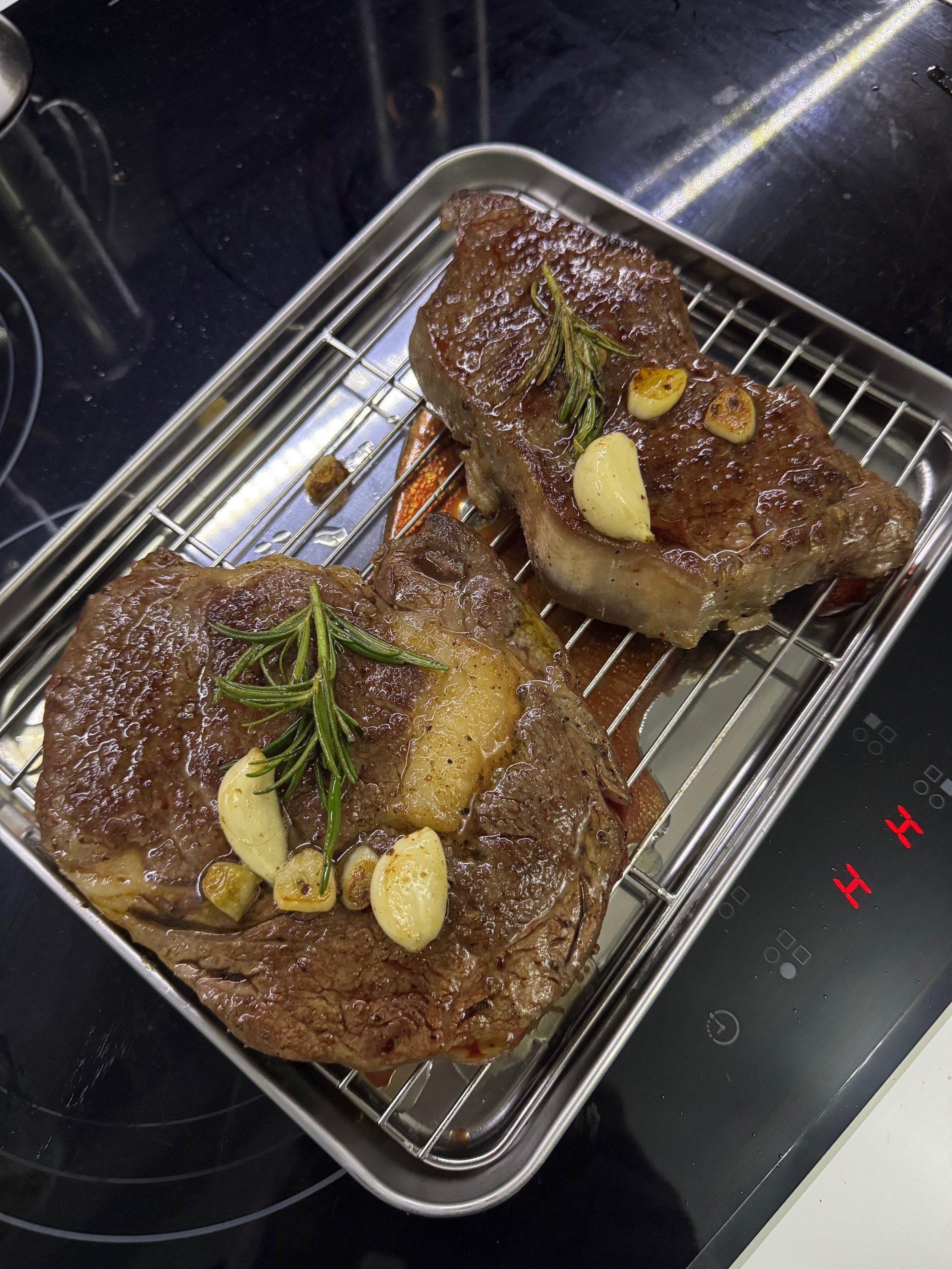 Steki gotowe do spożycia.