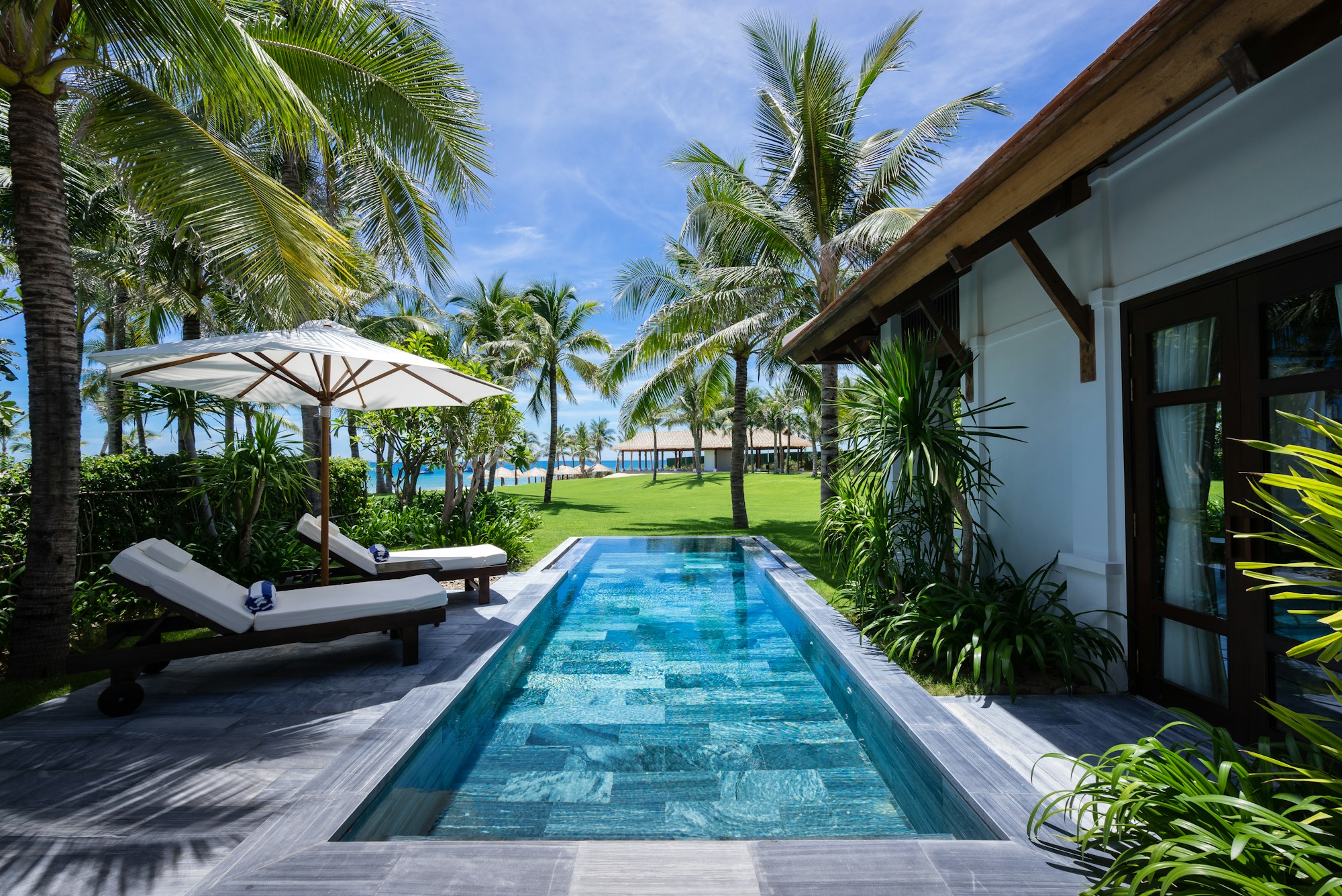 Infinity pool