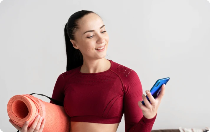 Online sport fitness instructor recording her session