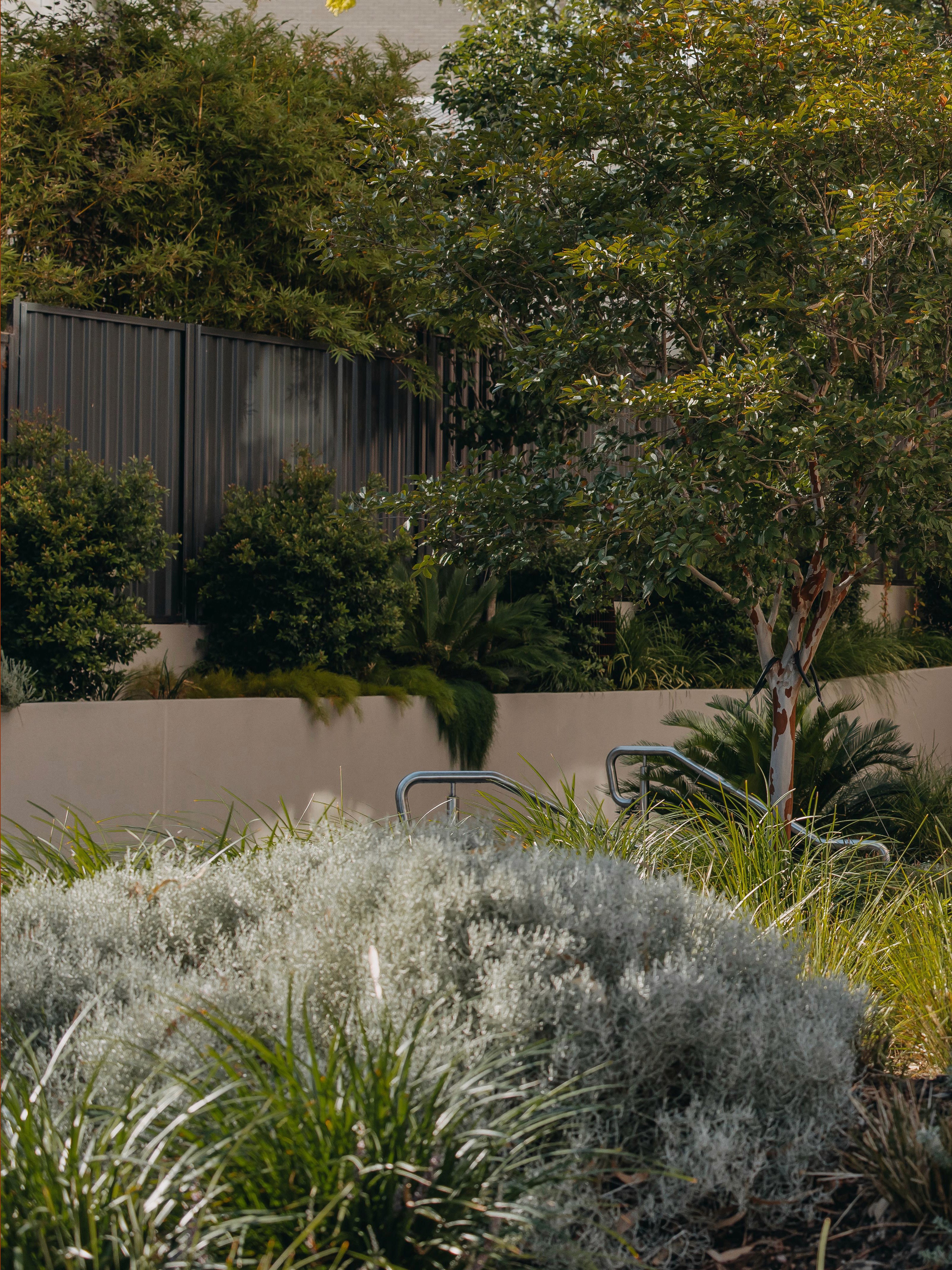 Outdoor shower facilites in a high-end home