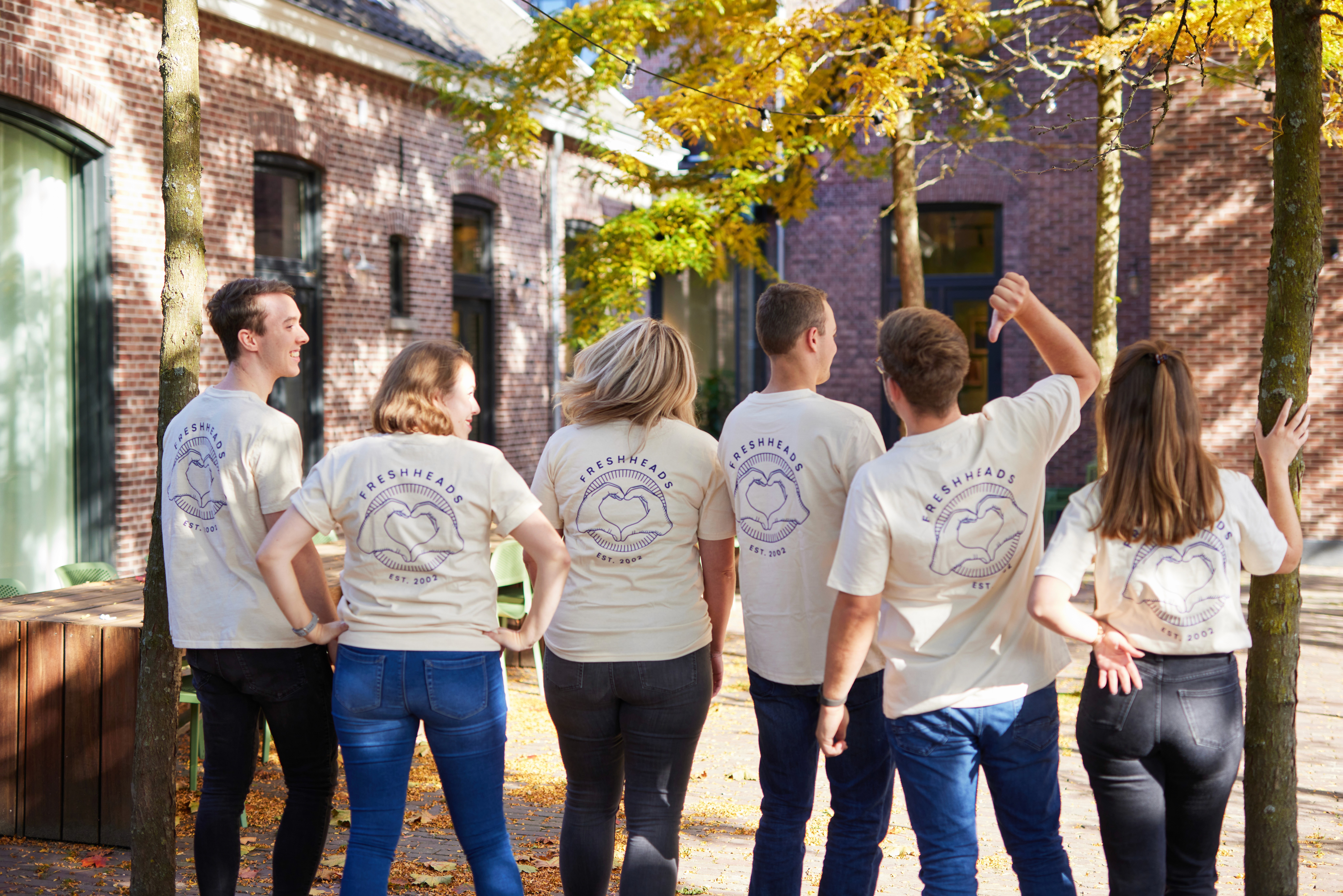 Freshheads collega's met Freshheads t-shirts