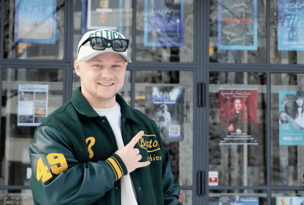 Osku Pienimäki stand up koomikko Vasabladet