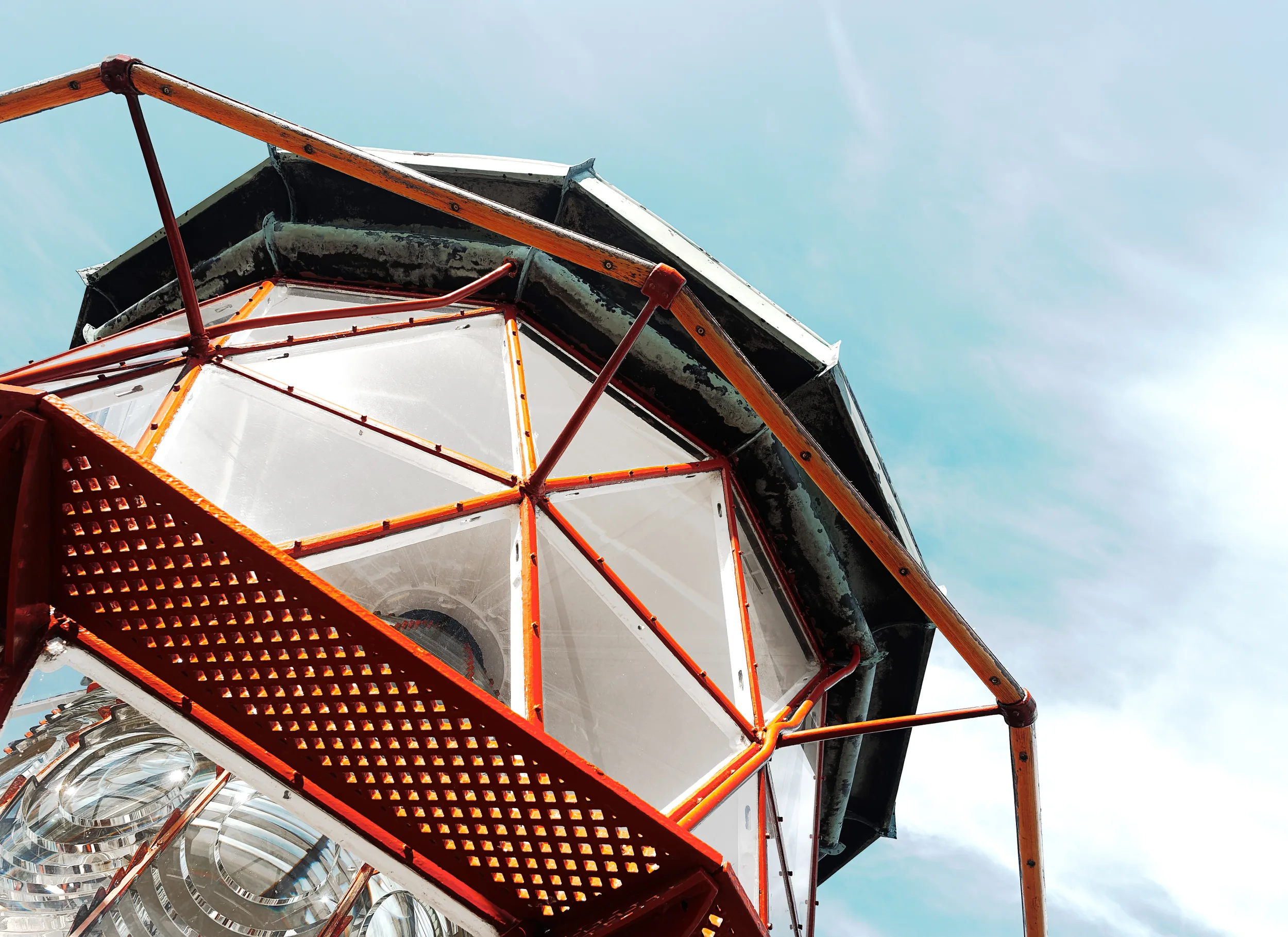 Photographie d'architecture esthétisant les lignes de construction pour une composition photographique très graphique, visuellement harmonieuse et impactante