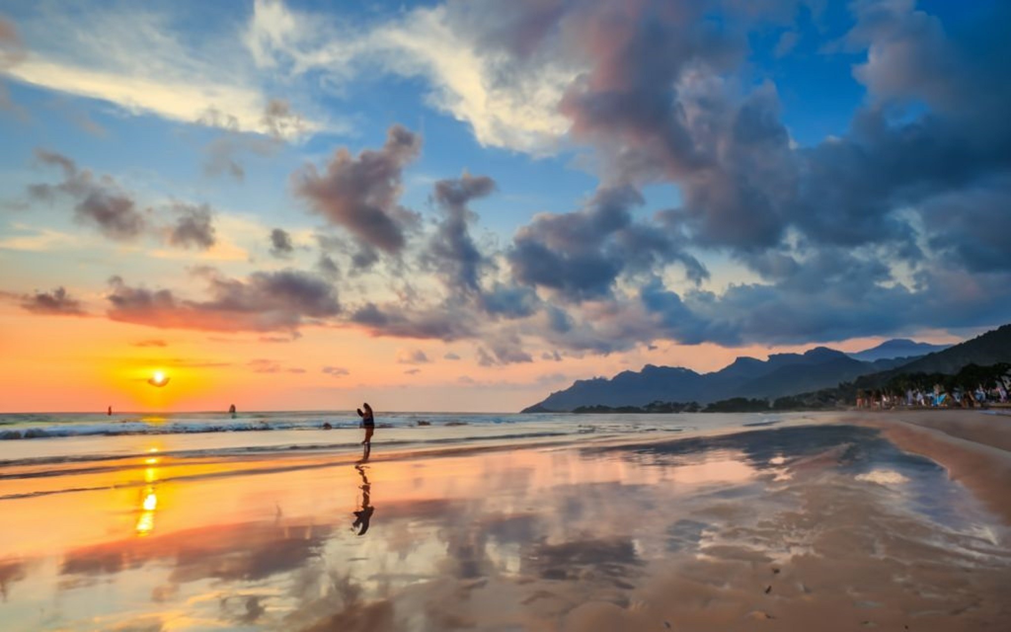 Explore My Khe Beach in Da Nang