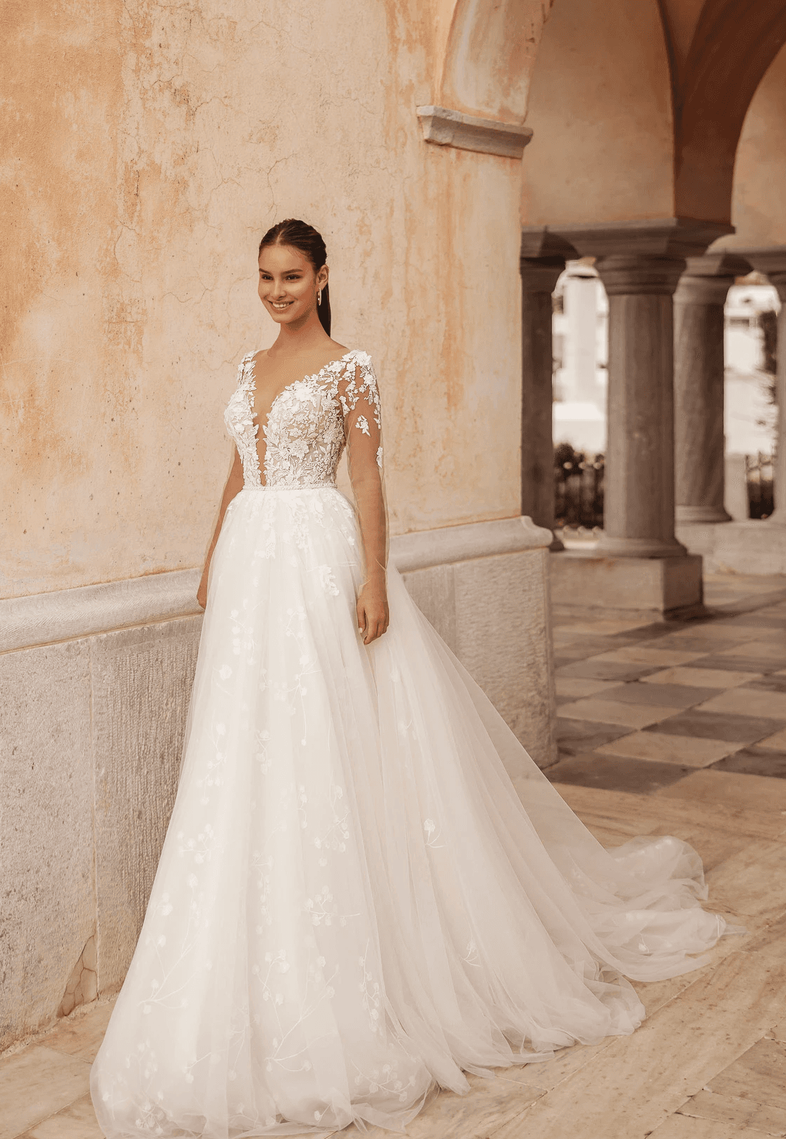 Brautkleid mit langen Ärmeln für das Standesamt oder die Kirche