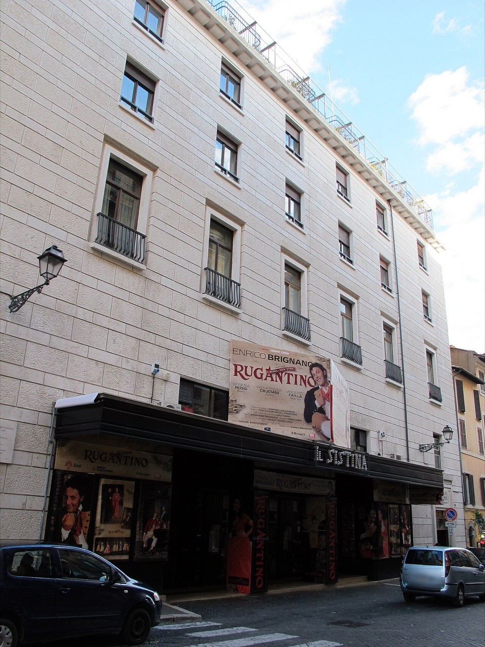 Il Teatro Sistina di Roma, che Garinei e Giovannini dirigono dal 1960 e che diventa la casa della commedia musicale all'italiana