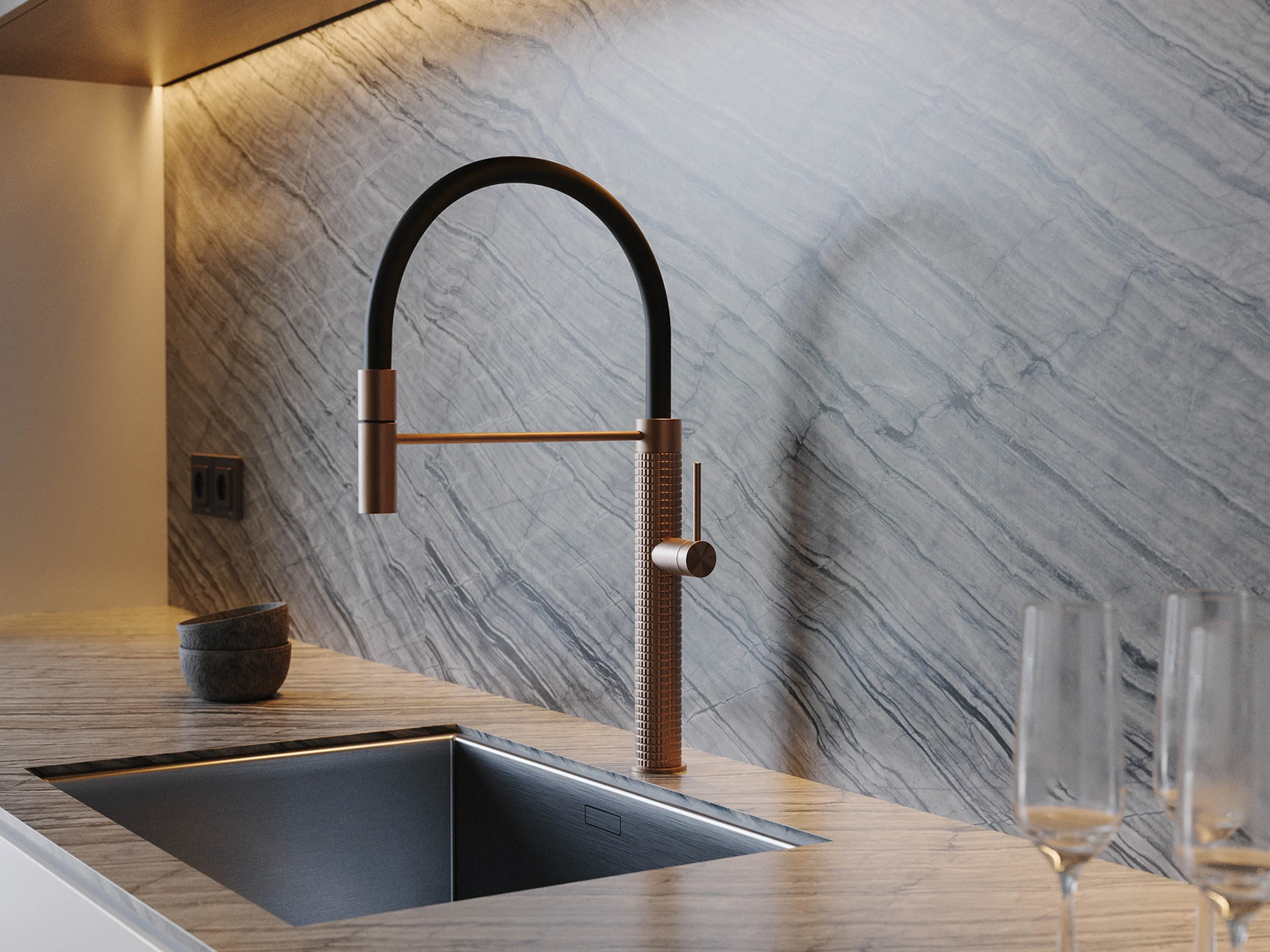 Cuisine — étagères ouvertes avec vaisselle du quotidien.