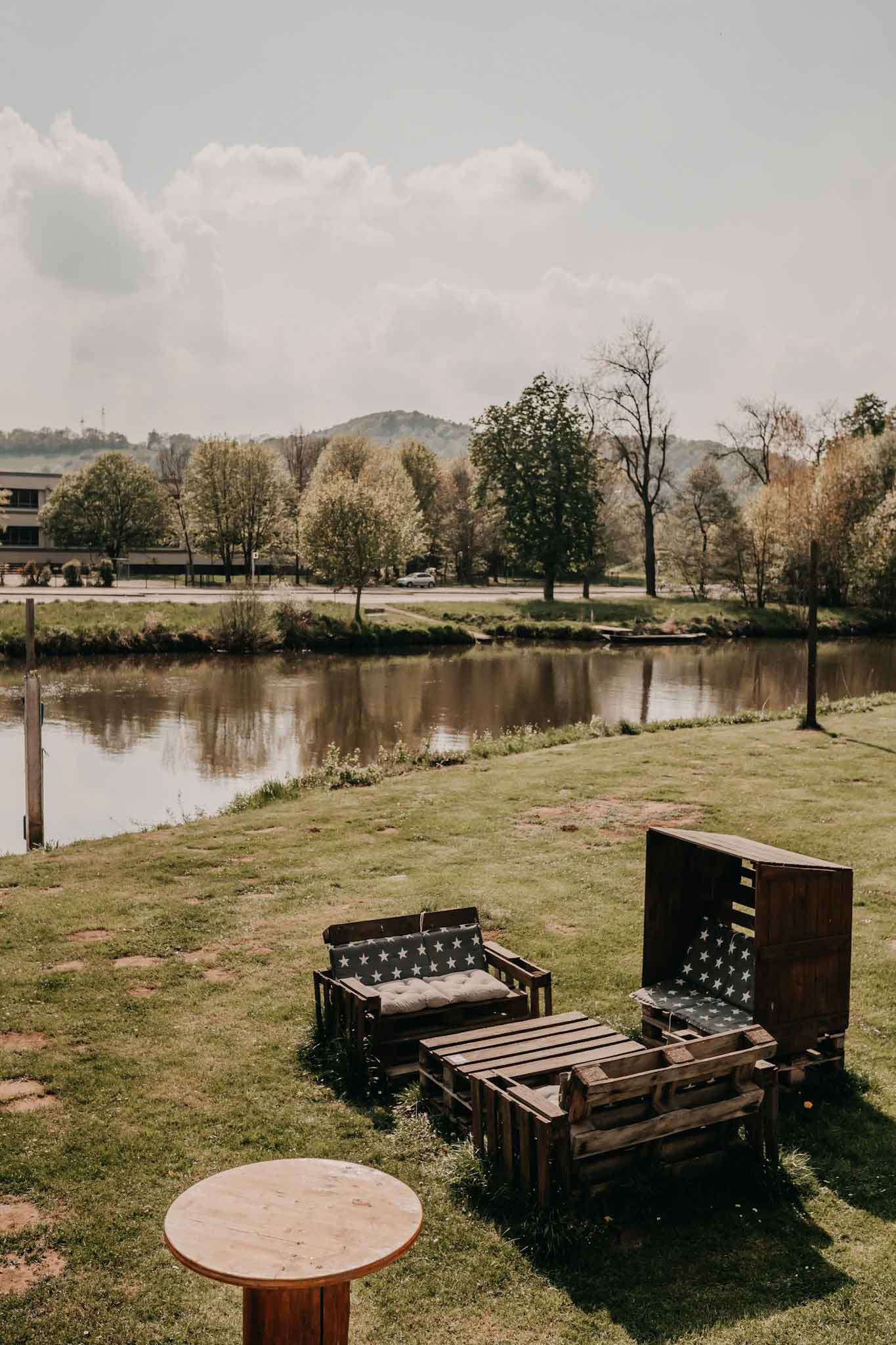 Eine Sitzmöglichkeit an der Fulda
