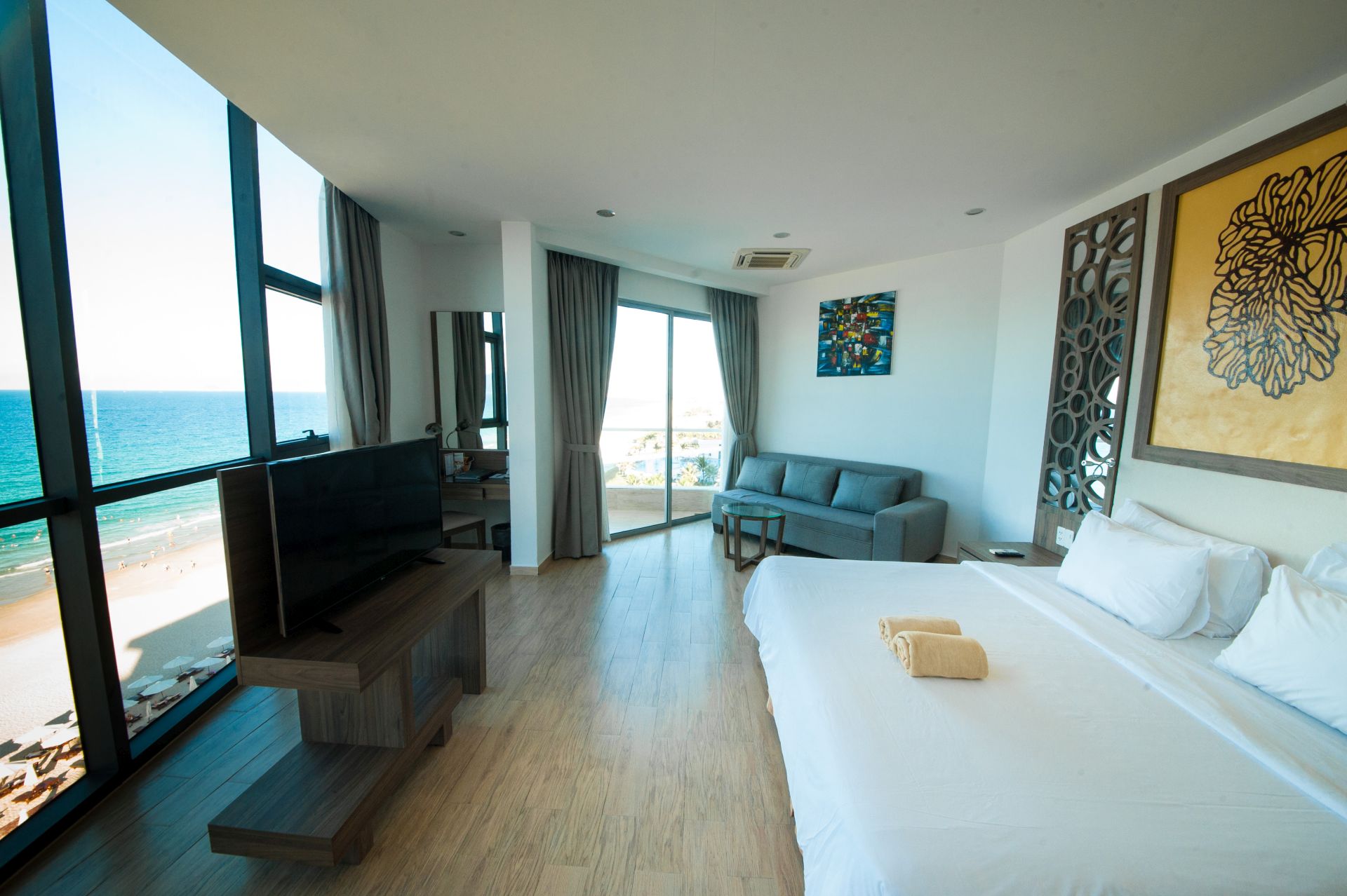 Deluxe Front Sea View