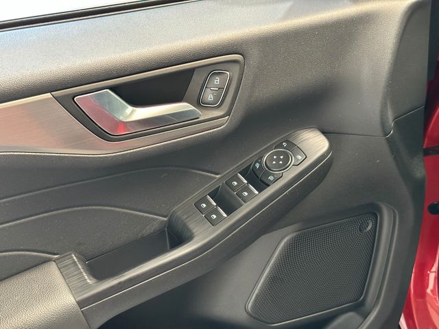 FORD Kuga 2022 RED Gebrauchtwagen - Galeriebild 13