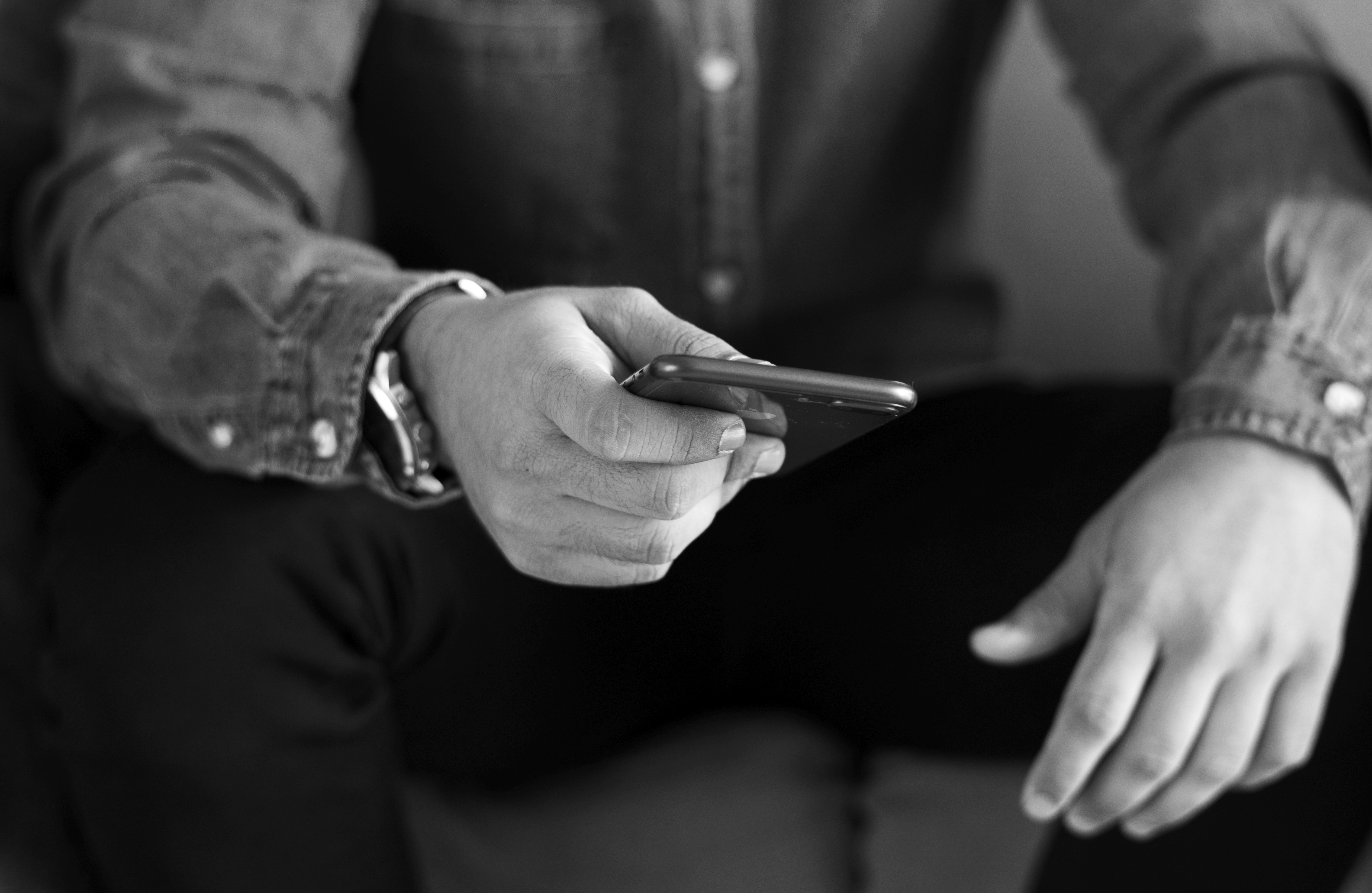 personne utilisant une application créé par Wendlia