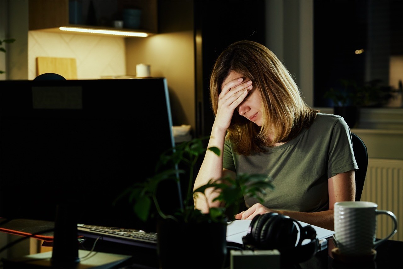 Working under fluorescent light headache wearable device solution LYS technologies