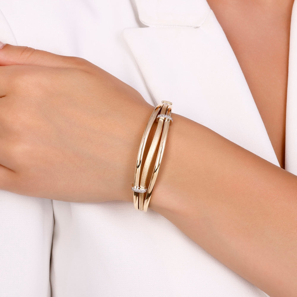 Assos Pırlanta 14 Ayar Altın Özel Tasarım Kelepçe Bilezik Modeli