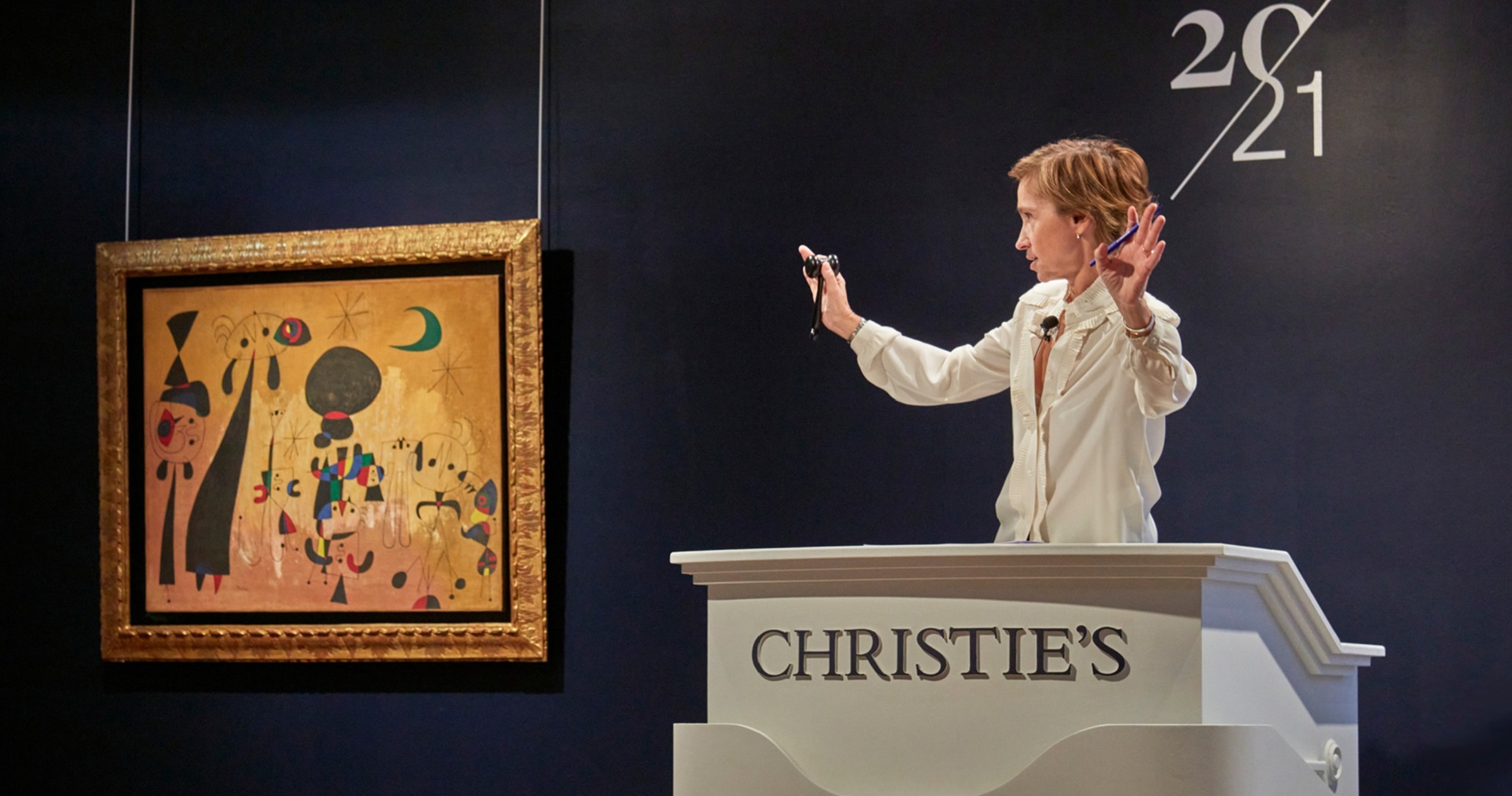 Stills from Poor Things (2023), directed by Yorgos Lanthimos. © Searchlight Pictures.