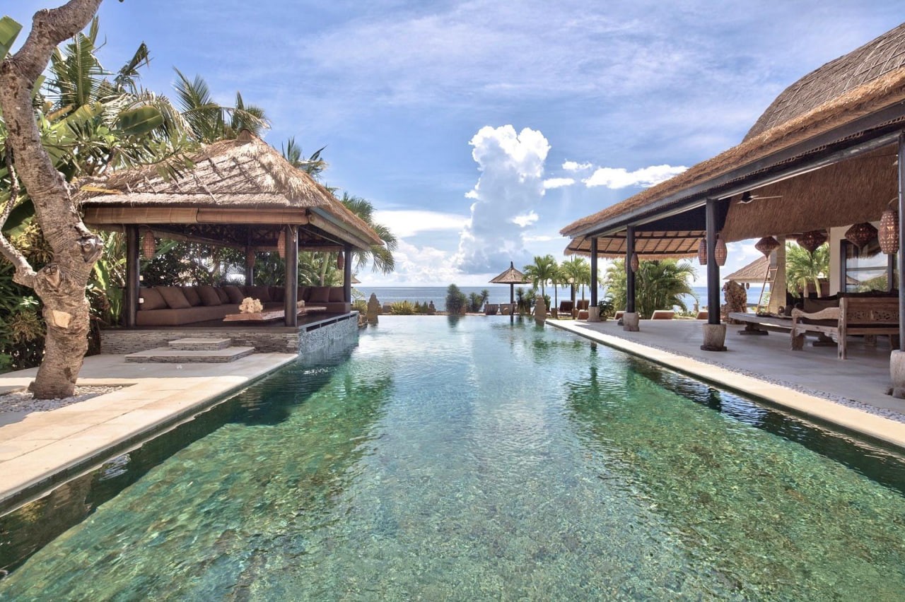 Beachfront villa complex in Freehold in Lovina, North Bali