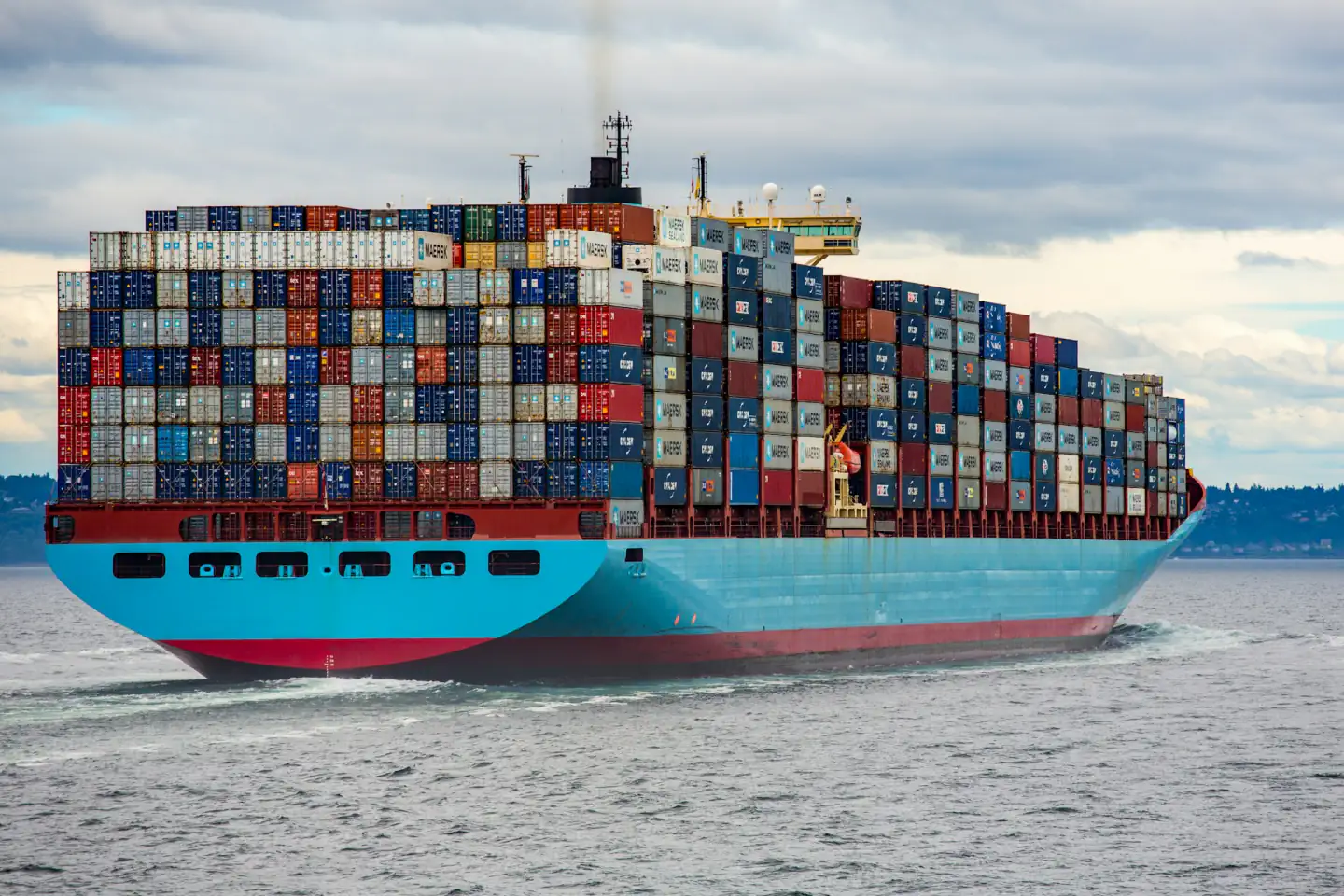 Conteneur maritime ouvert, transport de véhicules importés