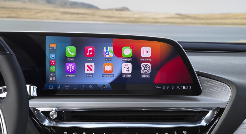 cadillac-lyriq-zoomed-carplay