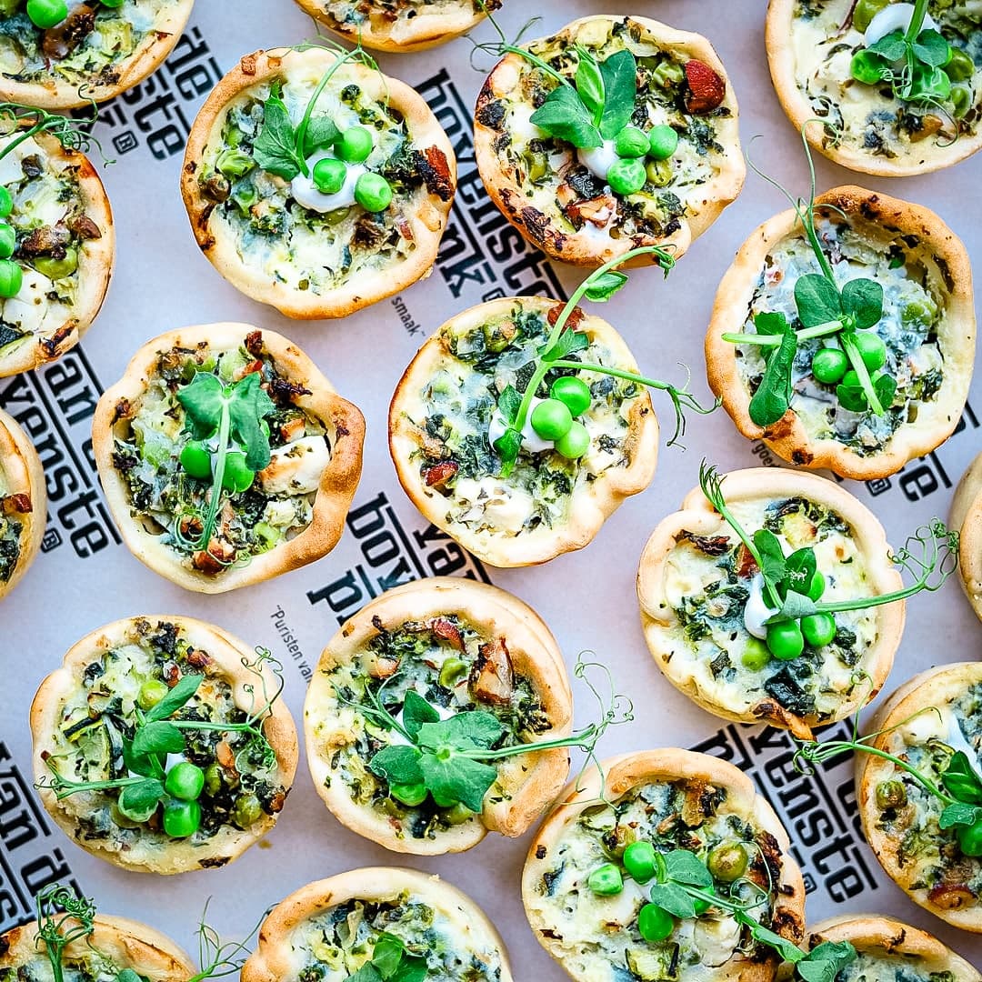 Corporate event met verfijnde bites en aandacht voor culinaire details in een stijlvolle, ontspannen setting