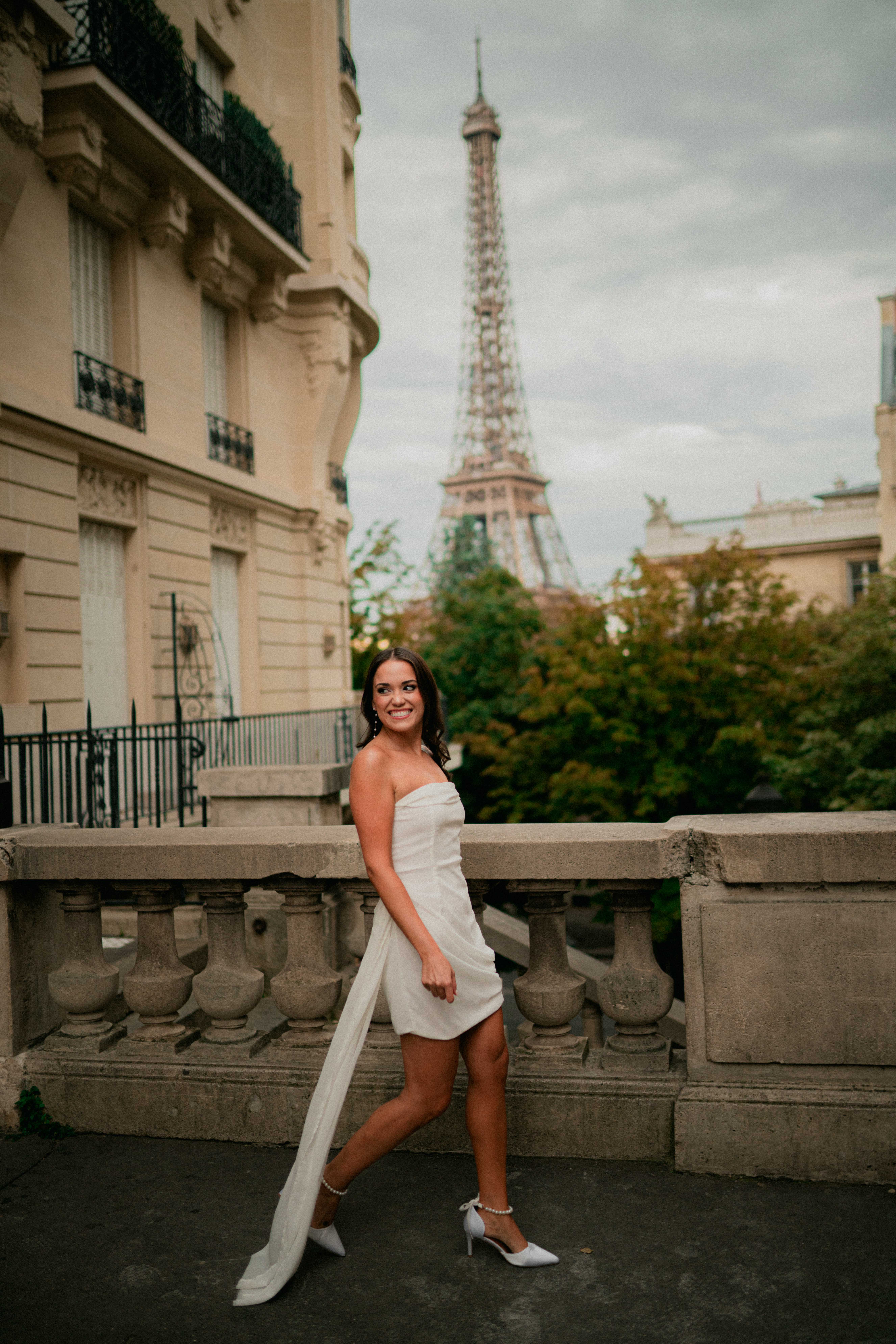 Paris Photographer - LeParisPro. Weddings, engagements, proposals, lifestyle and fashion photoshoots.