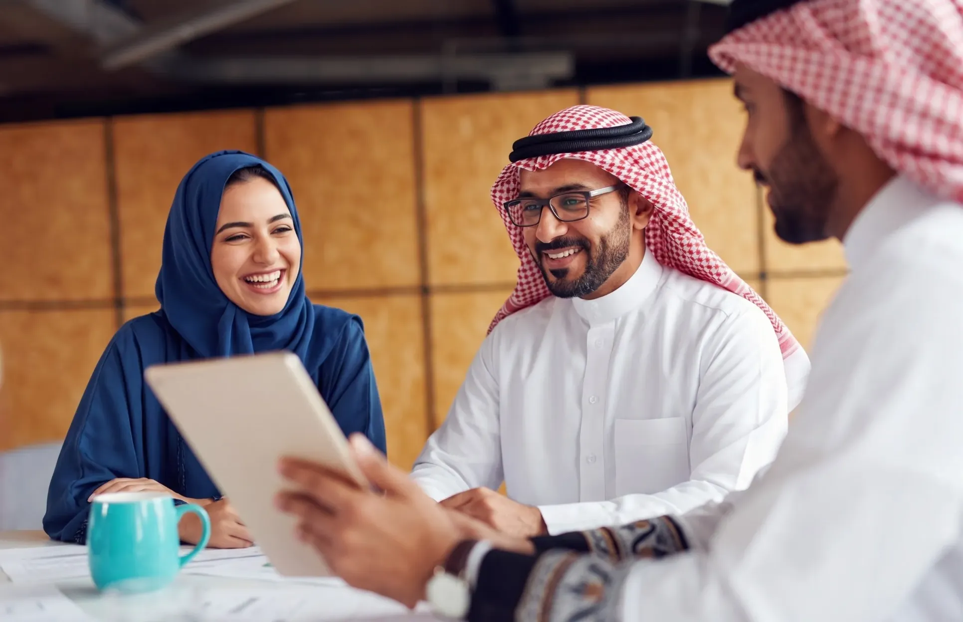 جلسة عمل حول هوية العلامة التجارية بجهاز لوحي