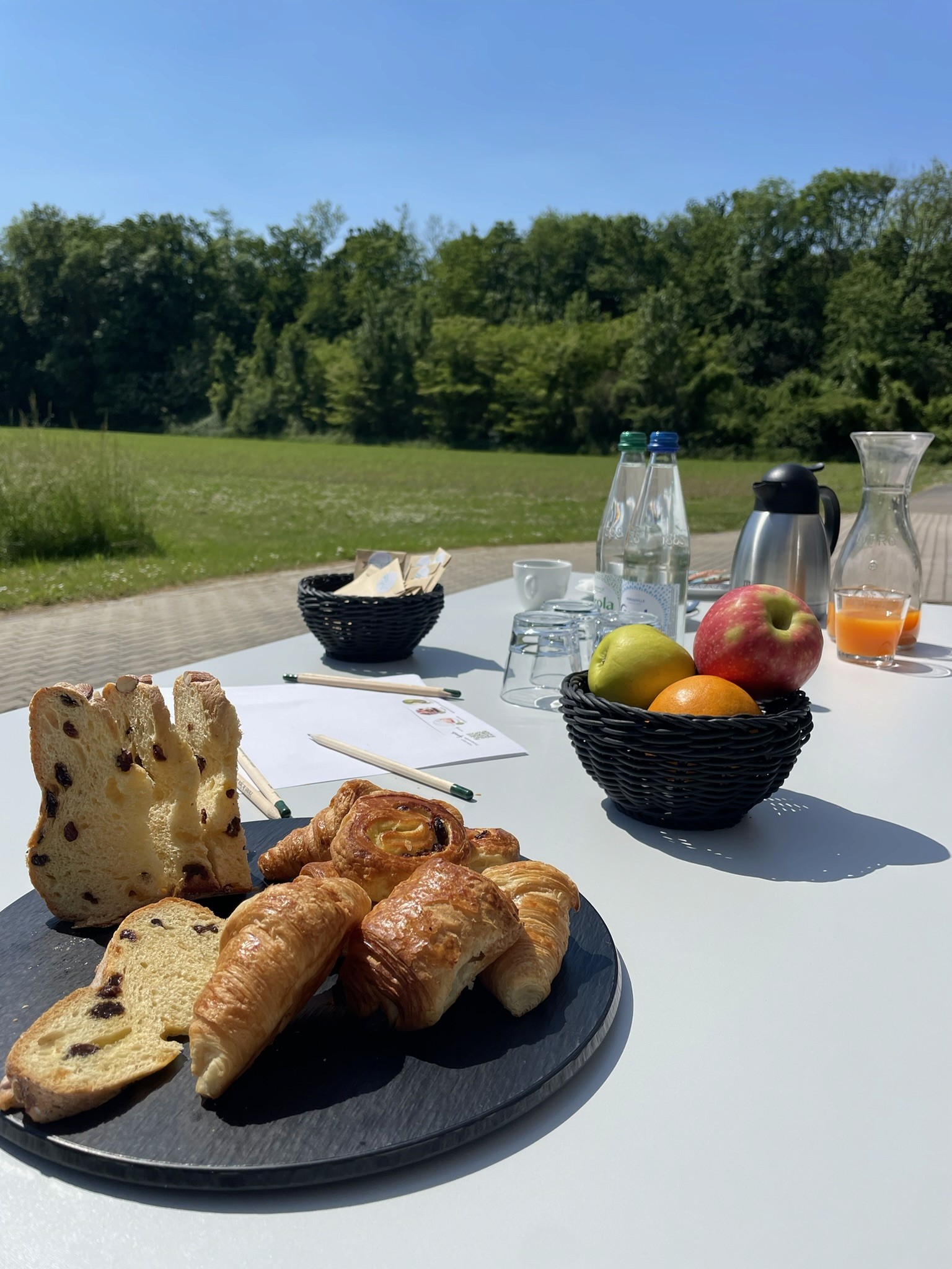 Pause petit déjeuner avec boissons pendant séminaire
