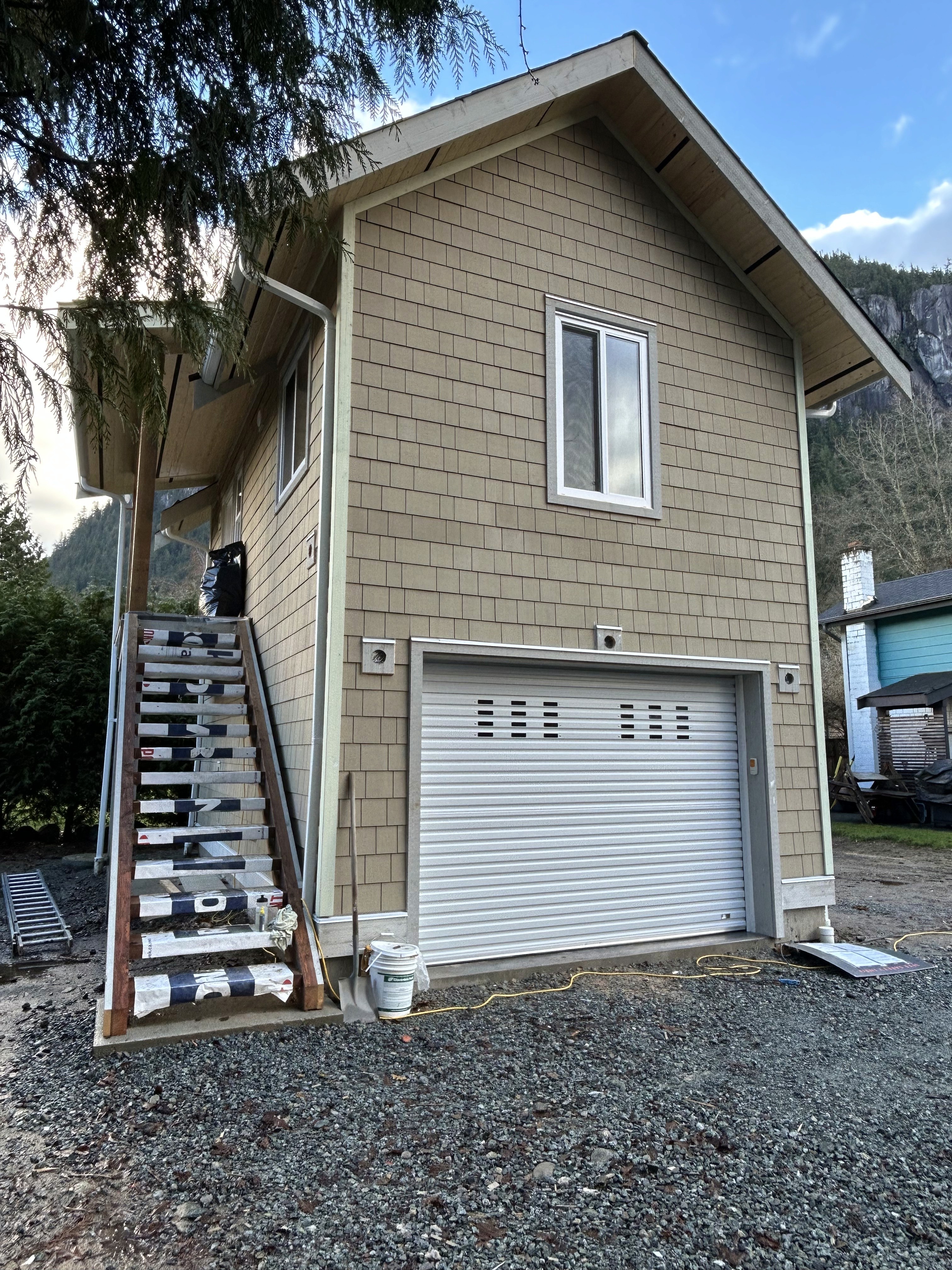 tiny carriage home exterior