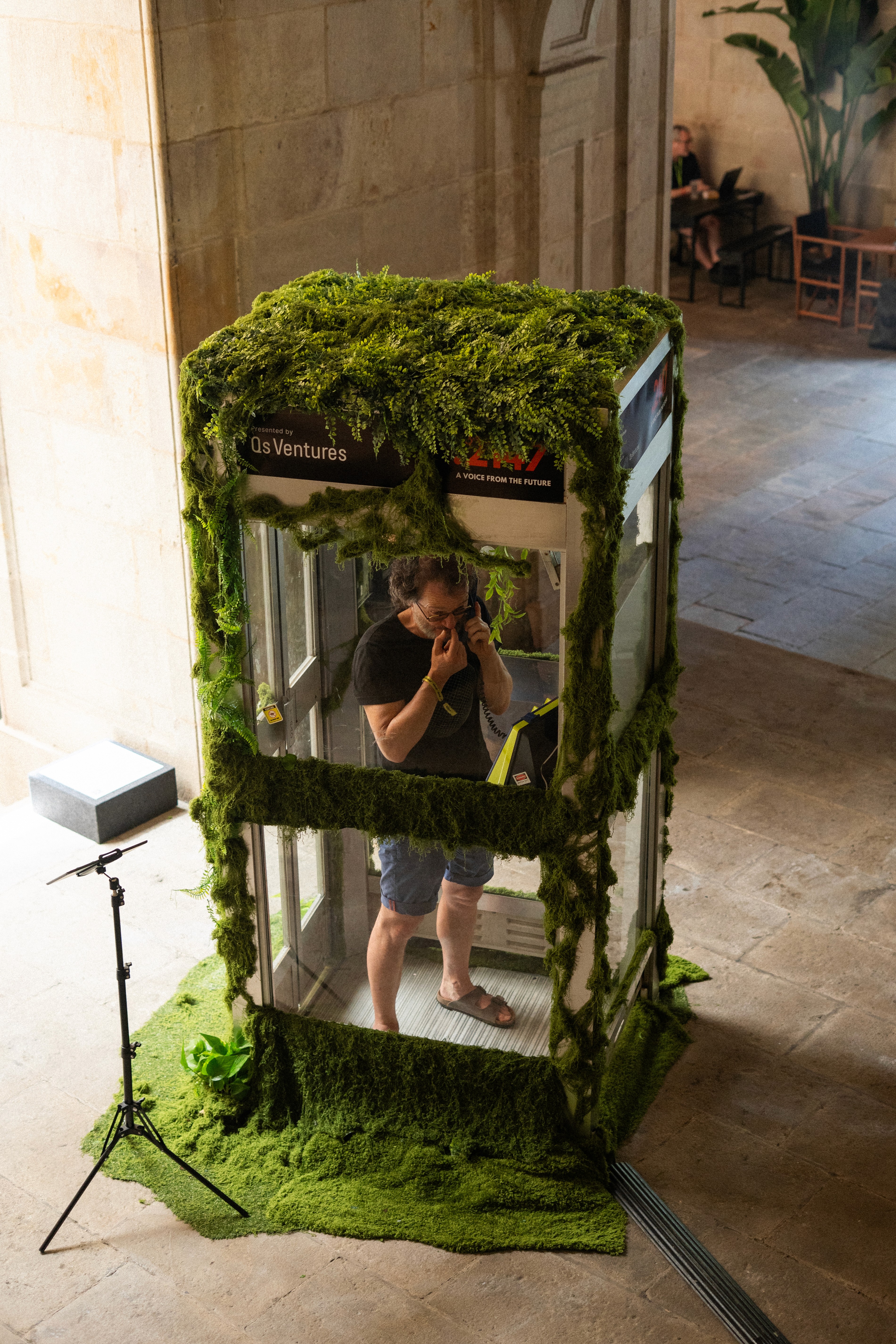 A real early 2000s Telefónica payphone, kept exactly as found