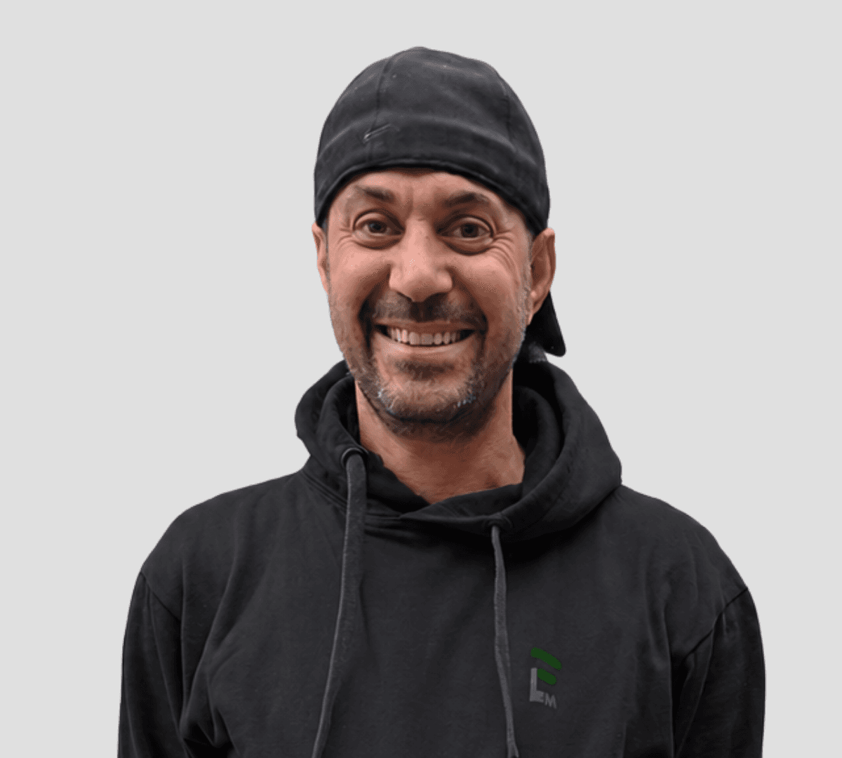 Cuma aus dem Montageteam von ELEVA Lift