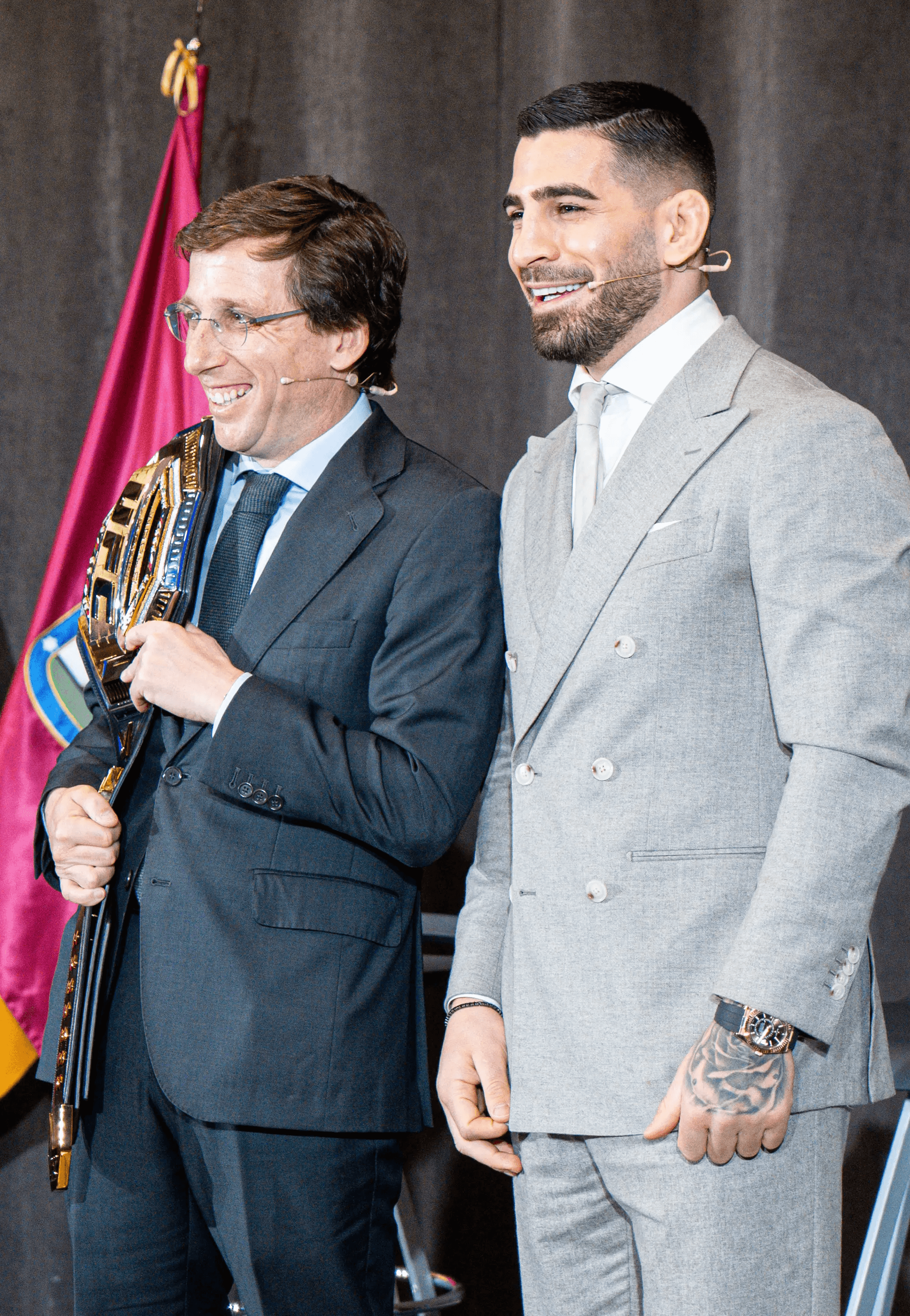 Ilia Topuria junto a José Luis Martínez-Almeida en el Ayuntamiento de Madrid
