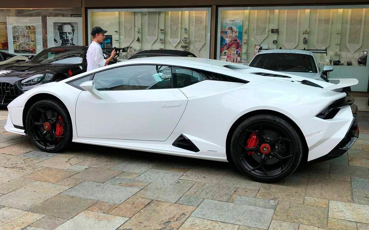 Lamborghini rental service in Europe