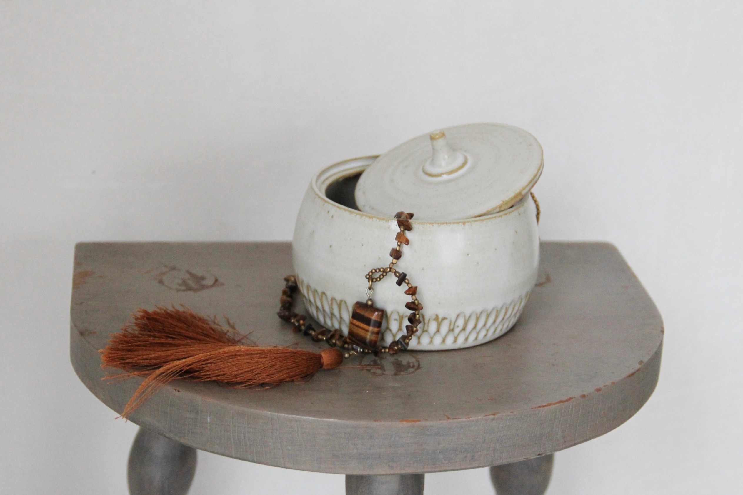 Boîte à bijoux ronde en céramique émaillée, style bohème – pièce artisanale Guérande