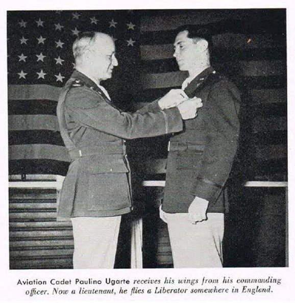 Paulino Ugarte getting a medal.jpg