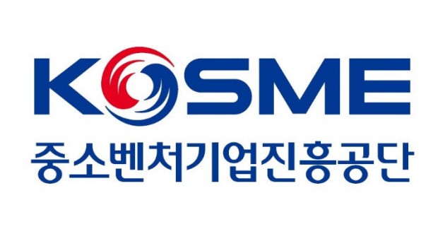 Two hands in an elegant gesture, one above the other, against a dark background