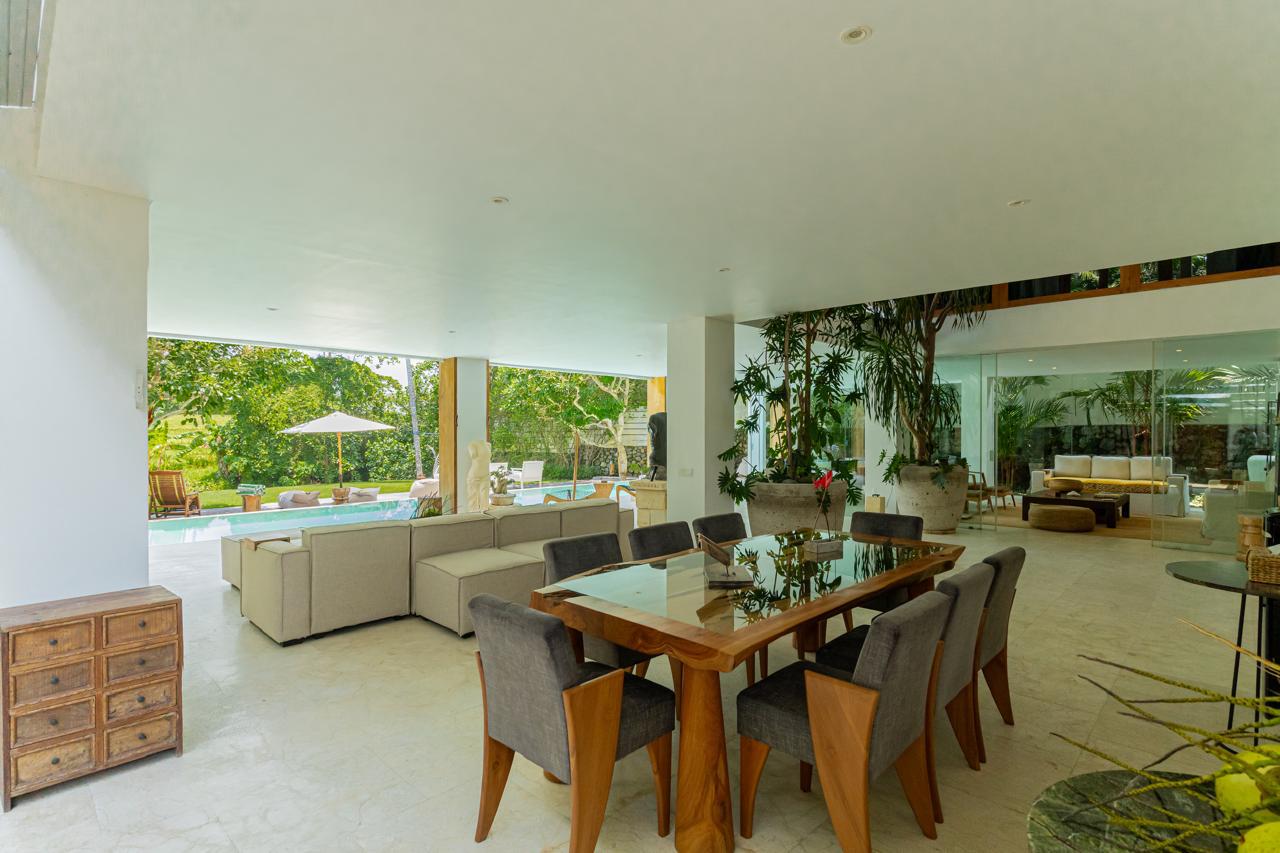 10-bedroom luxury villa by the river in Pererenan