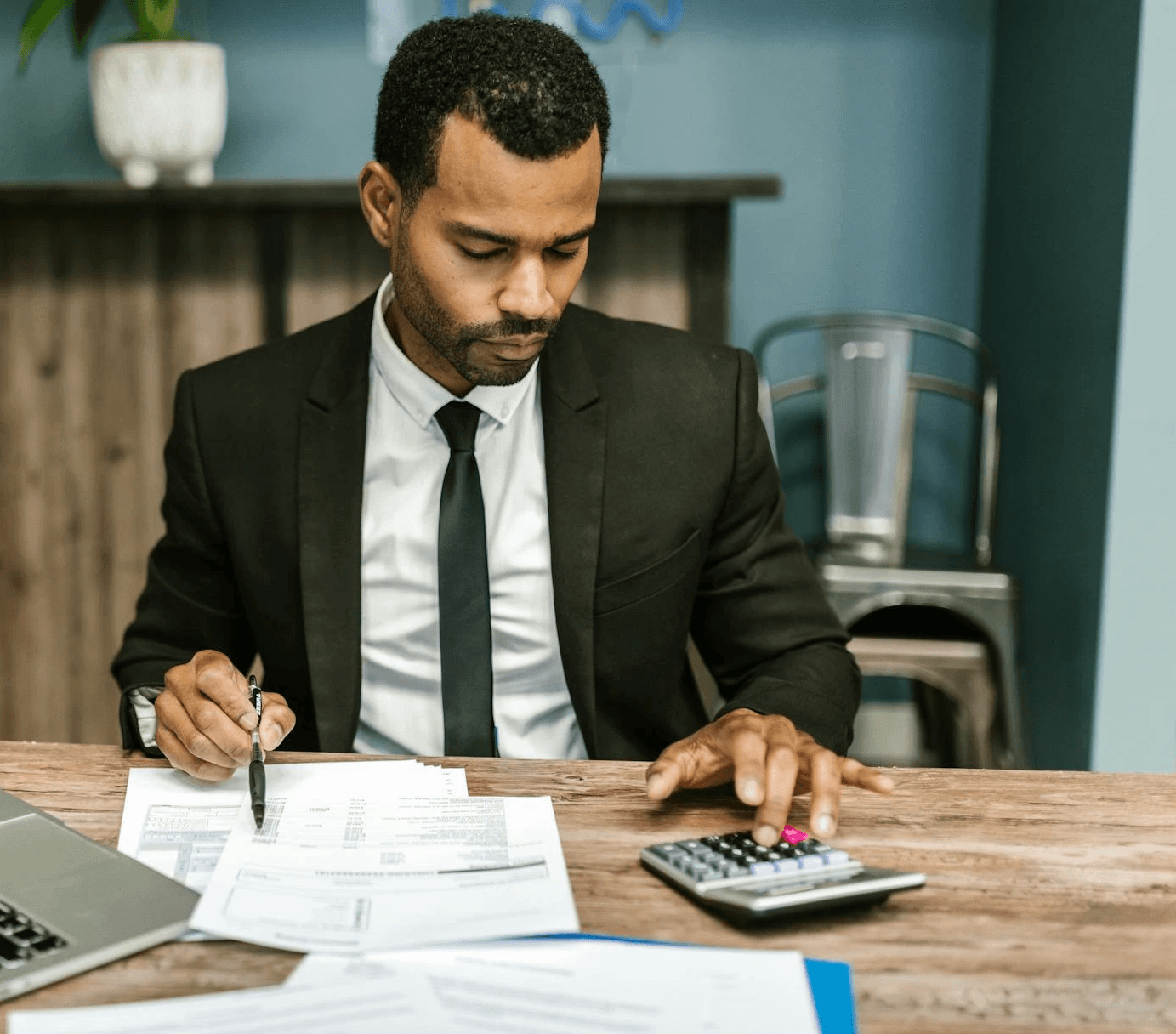 Dynamic picture of a cyclist riding downhill