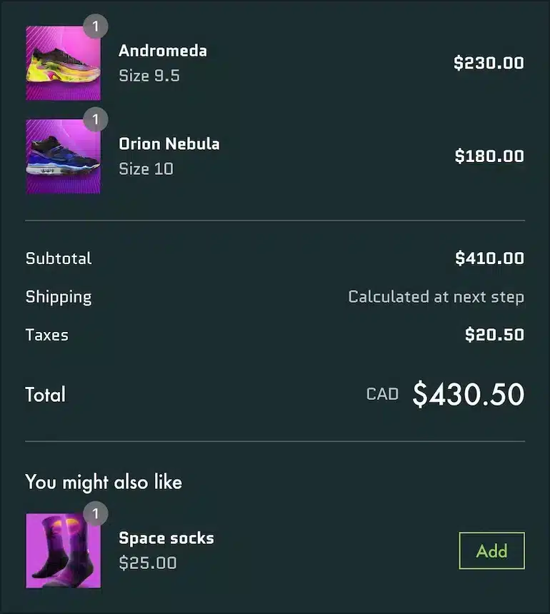 Bestellübersicht im Shopify-Checkout mit zwei Sneakern und einem Upsell „You might also like“ für Socken