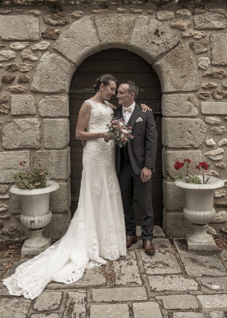 Album photo de luxe — French wedding photographer Paris — luxury wedding book France — Maison Elion — relique photographique rare — fragment intemporel — rituel artistique — photographe mariage haut de gamme — Seine-et-Marne 77 — album mariage bespoke sur mesure — timeless photography France — image symbolique — luxury French wedding photography