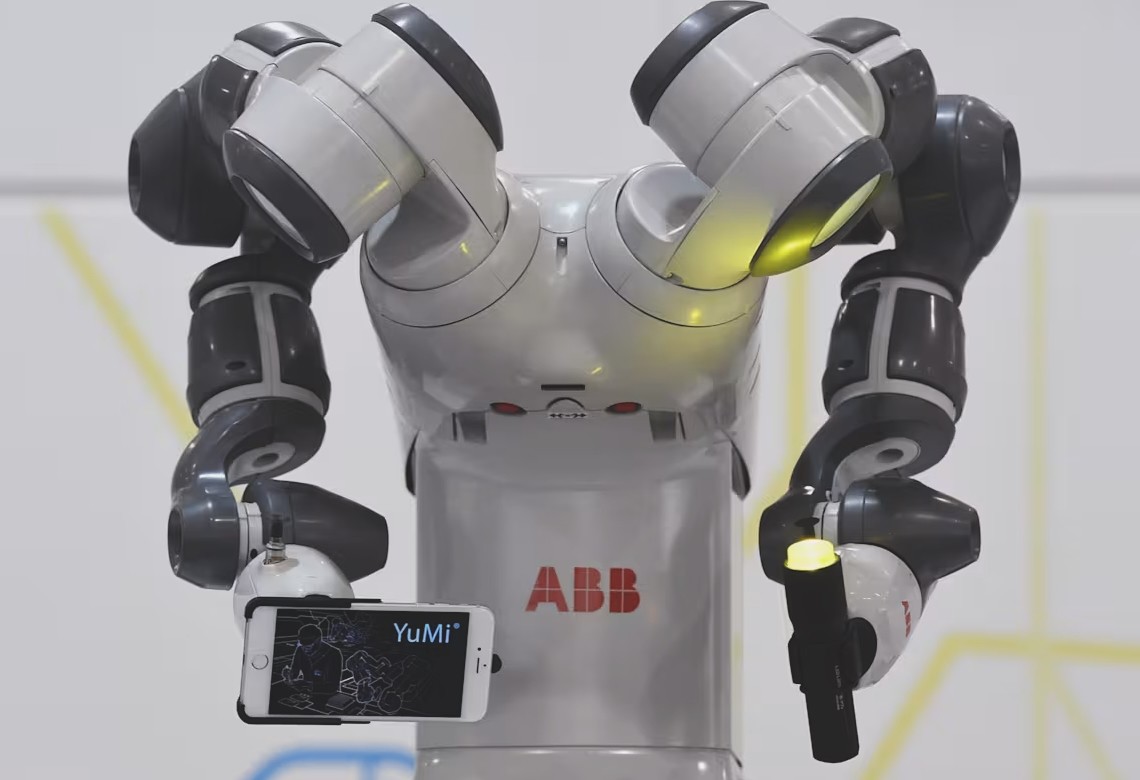 Aspect ratio controlled image