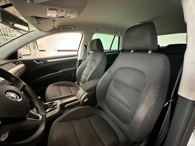 SKODA Superb 2013 WHITE Gebrauchtwagen - Galeriebild 5