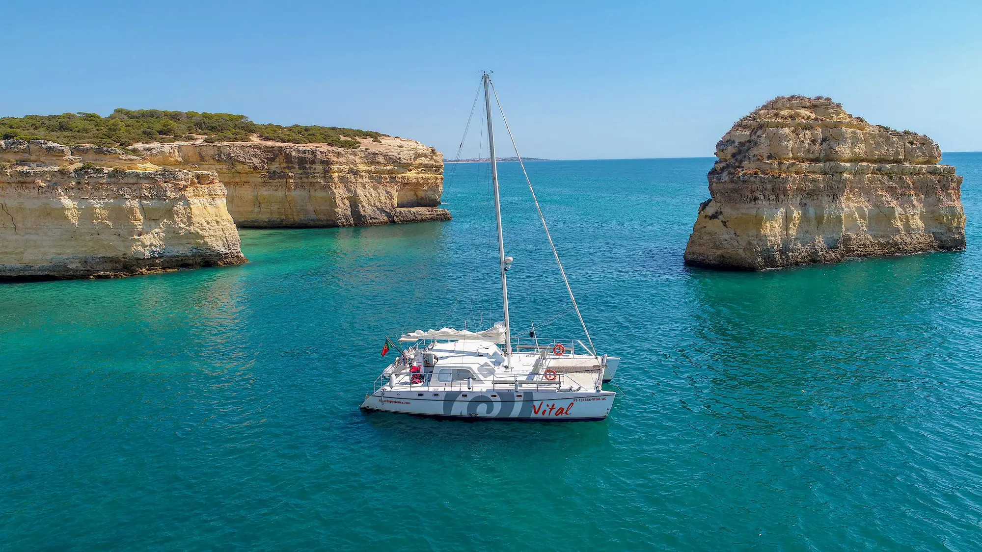Catamaran Vital na costa de Lagos