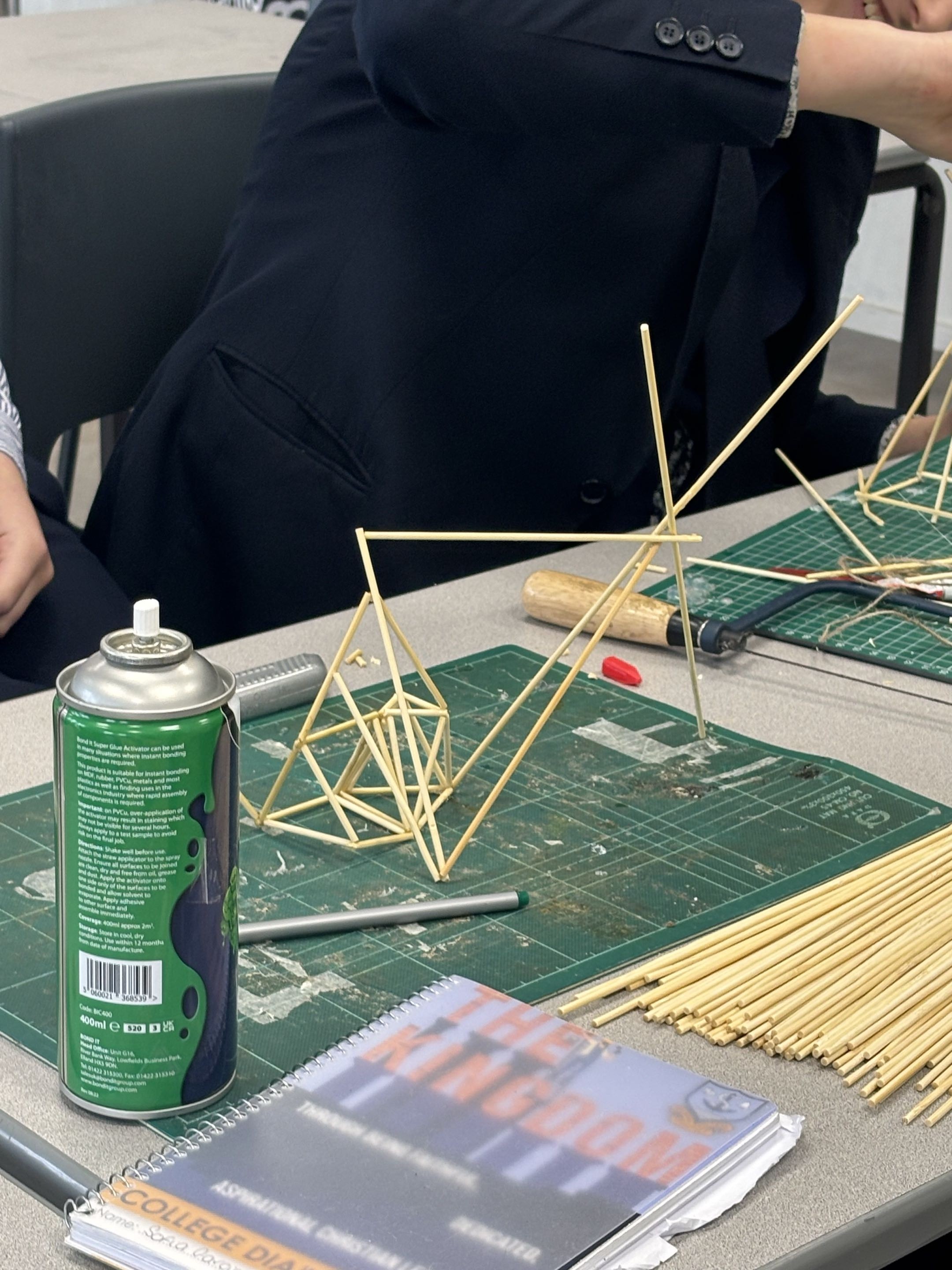 iPhone Mockup represent a screenshot of this App