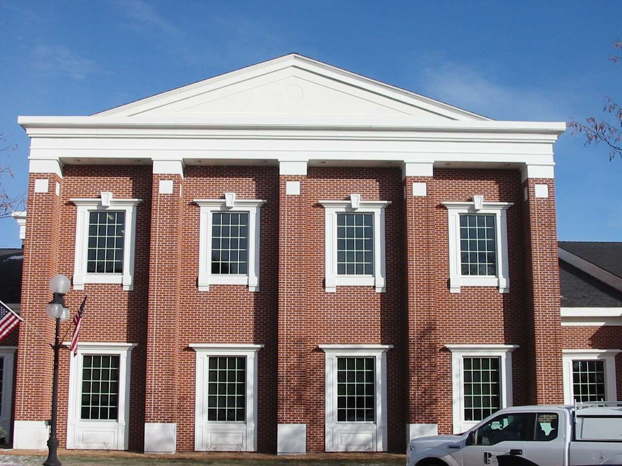 Fiberglass cornice